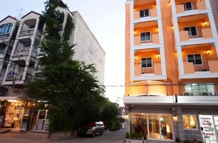 Hoppers Place Donmuang Hostel