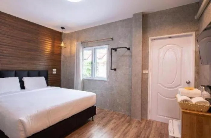 Hoppers Place Donmuang Hostel Bangkok