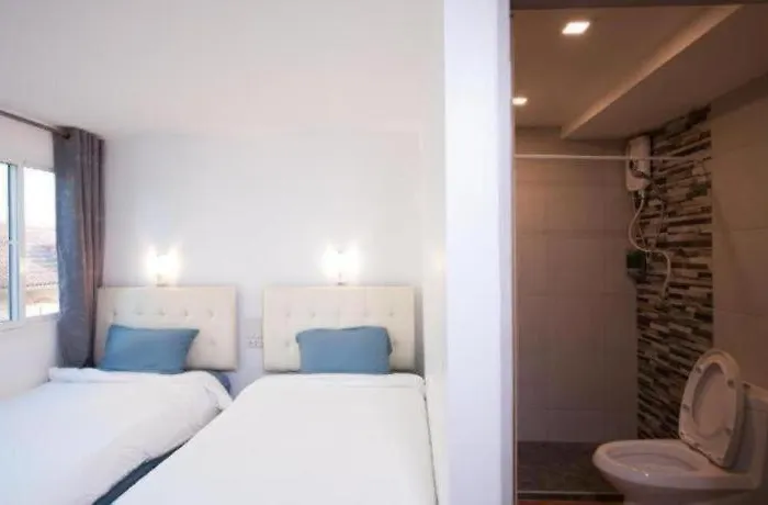 Hoppers Place Donmuang Hostel