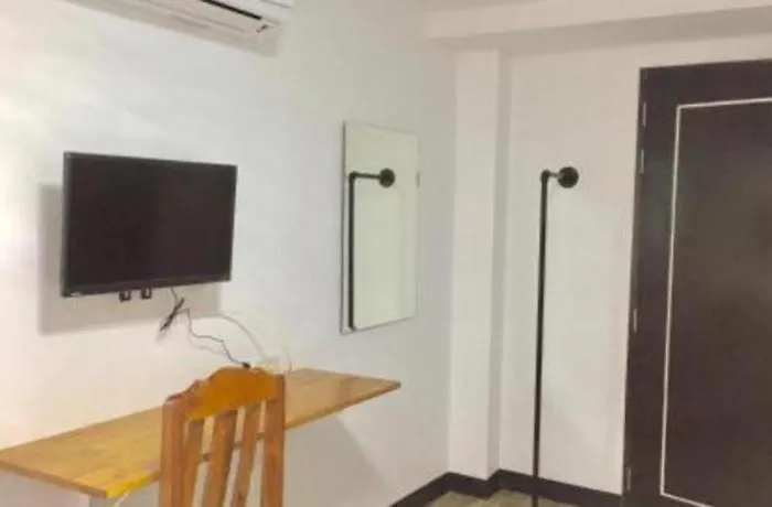 Hoppers Place Donmuang Hostel