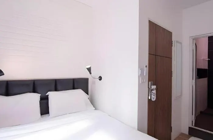 Hoppers Place Donmuang Hostel *