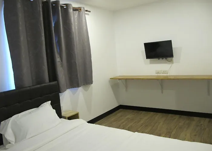 Hoppers Place Donmuang Hostel *