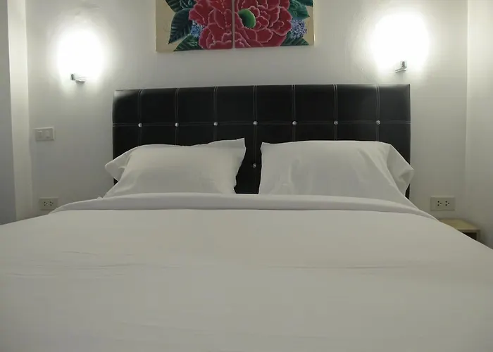 Hoppers Place Donmuang Hostel Bangkok